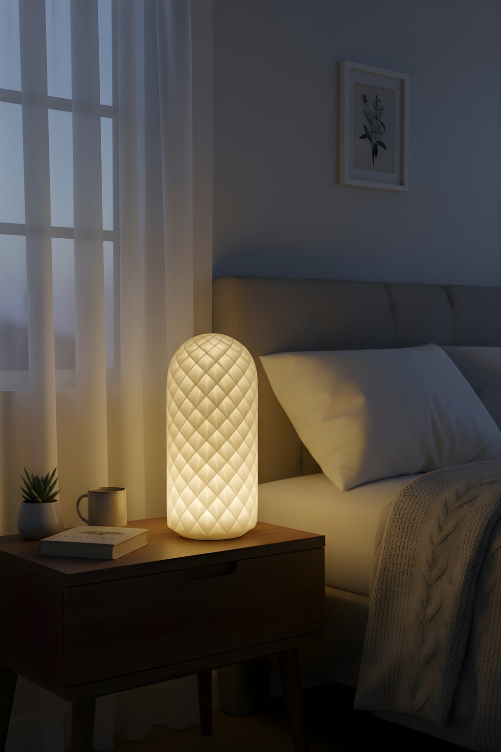 Patterned mini desk lamp